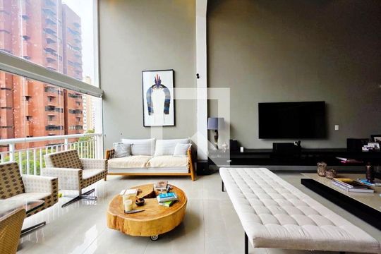 Apartamento à venda com 3 quartos, 238m² em Vila Suzana, São Paulo