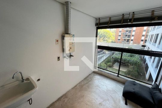 Área de Serviço de apartamento para alugar com 1 quarto, 70m² em Vila Suzana, São Paulo