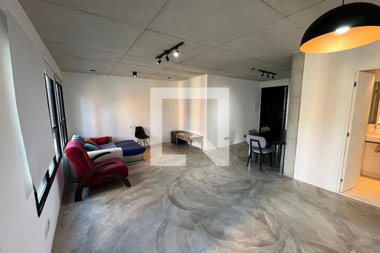 Sala de TV de apartamento para alugar com 1 quarto, 70m² em Vila Suzana, São Paulo