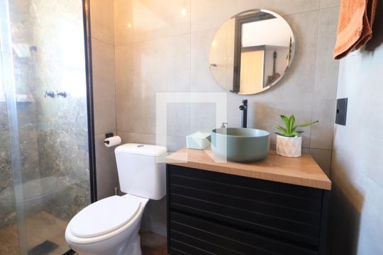 Banheiro da Suíte 1 de apartamento à venda com 2 quartos, 96m² em Quitaúna, Osasco
