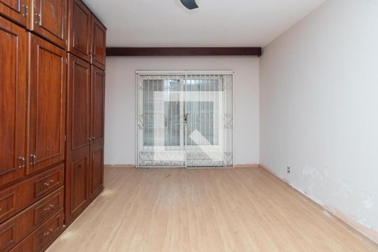 Quarto 2 de casa para alugar com 5 quartos, 342m² em Partenon, Porto Alegre