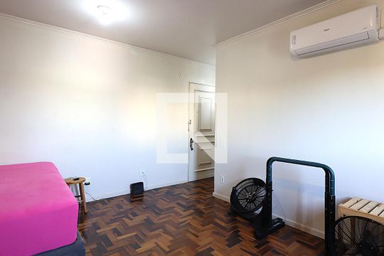 Espaço conjugado de kitnet/studio à venda com 1 quarto, 52m² em São Sebastião, Porto Alegre