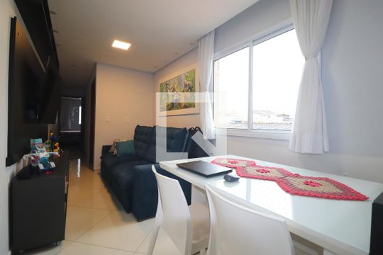 Sala de apartamento à venda com 2 quartos, 94m² em Vila Mazzei, Santo André