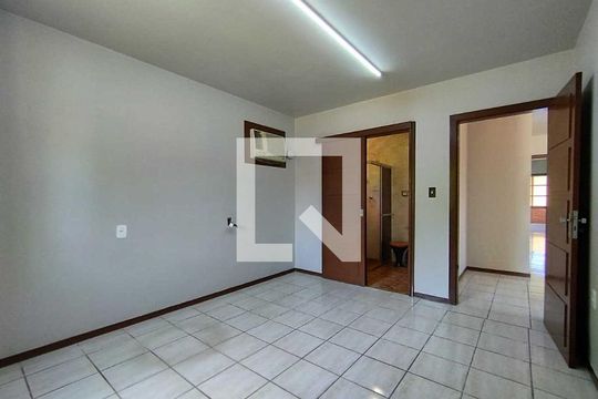Quarto 1 de casa para alugar com 2 quartos, 150m² em Cristo Rei, São Leopoldo