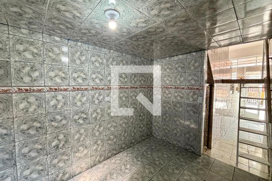 Cozinha  de casa para alugar com 1 quarto, 60m² em Vila Paranagua, São Paulo