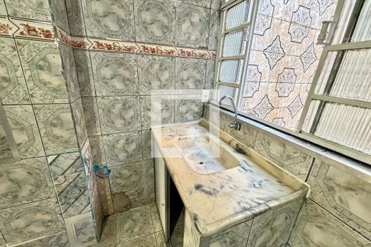 Cozinha  de casa para alugar com 1 quarto, 60m² em Vila Paranagua, São Paulo