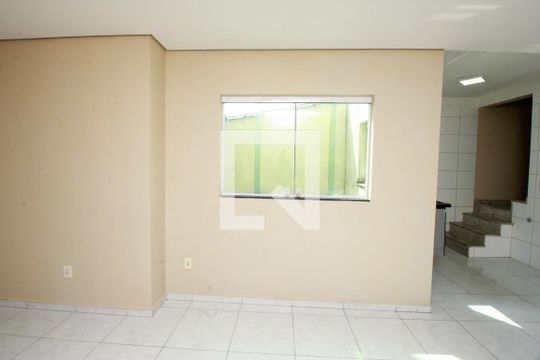Sala de apartamento para alugar com 2 quartos, 108m² em Vila Pires, Santo André