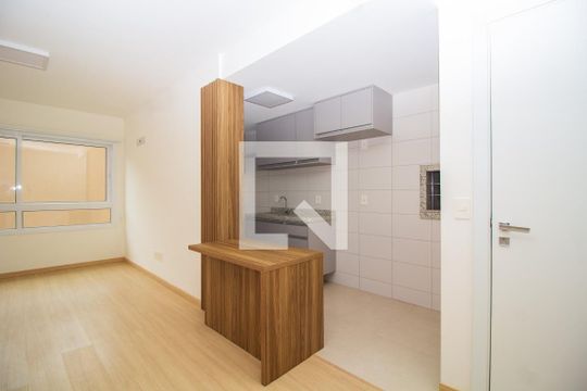 Sala  de apartamento para alugar com 3 quartos, 75m² em Cidade Baixa, Porto Alegre
