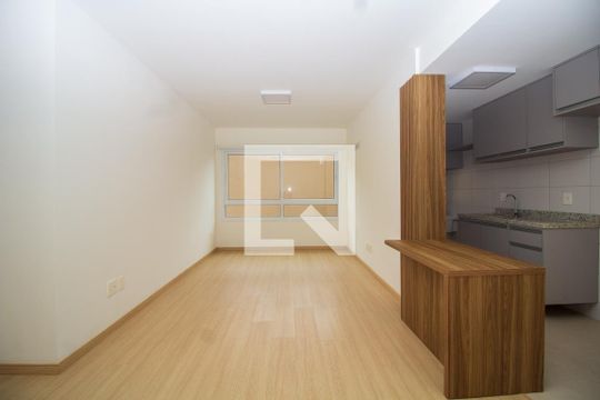 Sala  de apartamento para alugar com 3 quartos, 75m² em Cidade Baixa, Porto Alegre