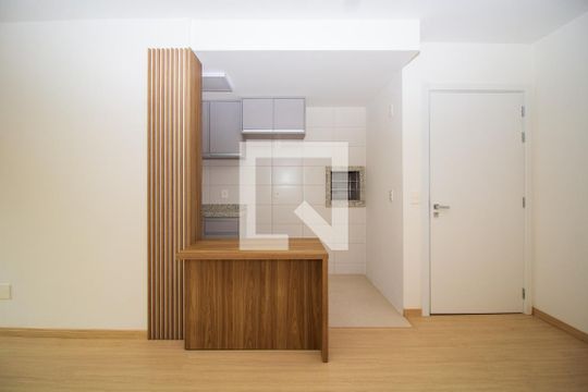 Sala  de apartamento para alugar com 3 quartos, 75m² em Cidade Baixa, Porto Alegre