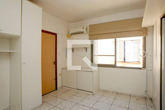 Studio - Sala / Quarto de kitnet/studio à venda com 1 quarto, 23m² em Menino Deus, Porto Alegre