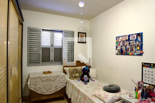 Quarto 2 (Casa 1) de casa para alugar com 6 quartos, 342m² em Concórdia, Belo Horizonte