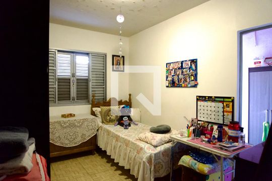 Quarto 2 (Casa 1) de casa para alugar com 6 quartos, 342m² em Concórdia, Belo Horizonte