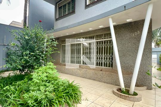 Quintal de casa à venda com 4 quartos, 220m² em Jardim Paulista, São Paulo