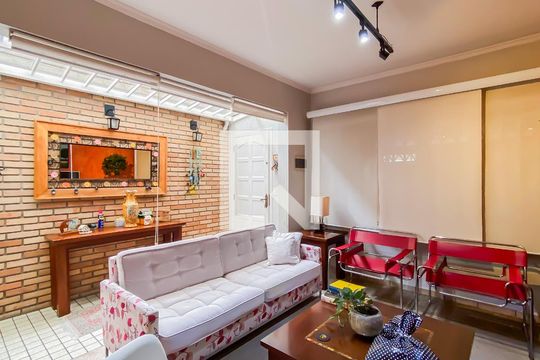 Sala  de casa à venda com 4 quartos, 250m² em Cidade Líder, São Paulo