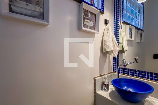 Lavabo  de casa à venda com 4 quartos, 250m² em Cidade Líder, São Paulo
