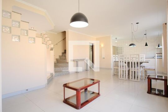Casa à venda com 3 quartos, 205m² em Vila Beatriz, São Paulo