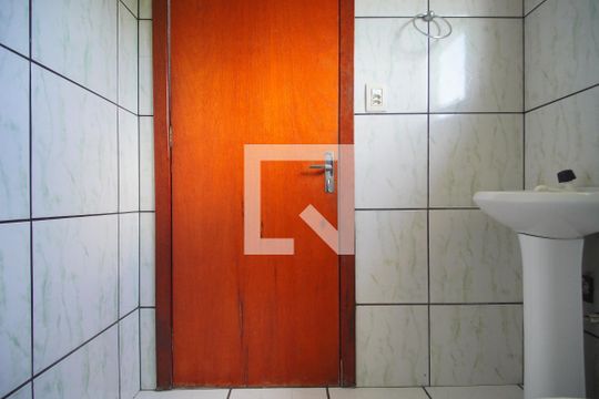 Banheiro de kitnet/studio para alugar com 1 quarto, 70m² em Scharlau, São Leopoldo