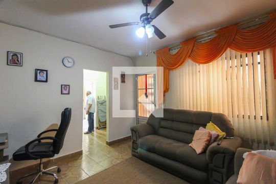 Sala de casa para alugar com 2 quartos, 11m² em Jardim Santa Teresinha, São Paulo