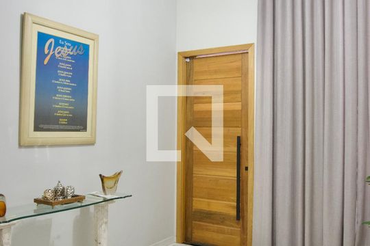 Sala de casa à venda com 3 quartos, 200m² em Santa Efigênia, Belo Horizonte