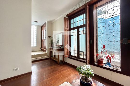 Sala de casa à venda com 3 quartos, 378m² em Cidade Vargas, São Paulo