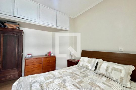 Suite de casa à venda com 3 quartos, 378m² em Cidade Vargas, São Paulo