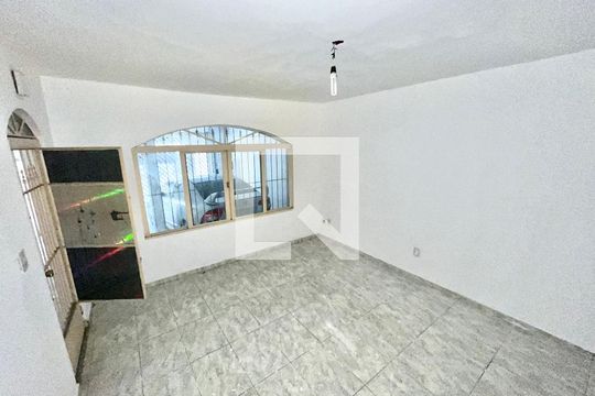 Casa para alugar com 4 quartos, 300m² em Lauzane Paulista, São Paulo