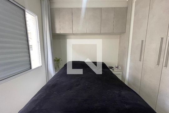 Suíte  de casa de condomínio à venda com 3 quartos, 170m² em Jardim Cláudia, São Paulo
