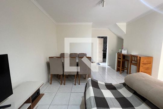 Sala de casa de condomínio à venda com 3 quartos, 170m² em Jardim Cláudia, São Paulo