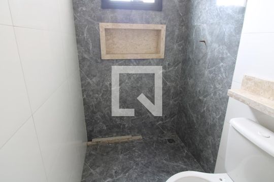 Banheiro quarto 1 de casa à venda com 3 quartos, 100m² em Parque Paineiras, São Paulo
