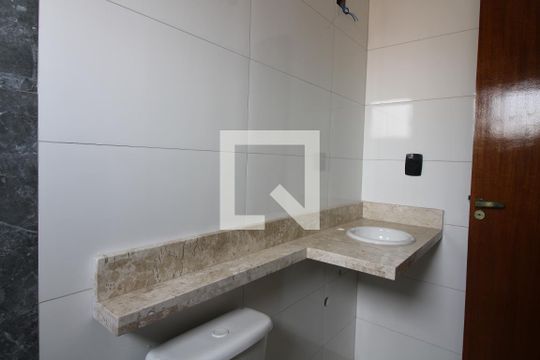 Banheiro quarto 1 de casa à venda com 3 quartos, 100m² em Parque Paineiras, São Paulo
