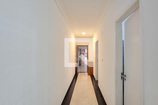 Corredor de casa à venda com 3 quartos, 275m² em Jardim das Acacias, São Bernardo do Campo