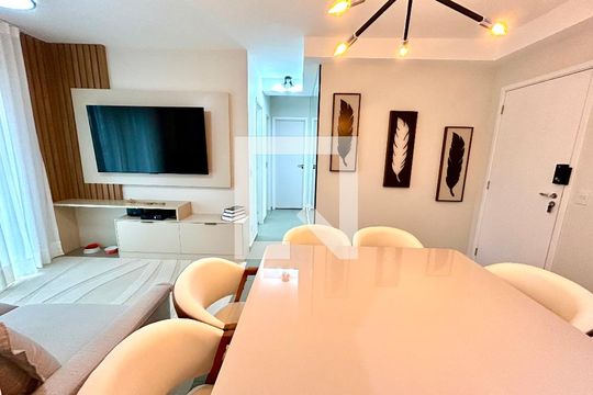 Sala de apartamento à venda com 2 quartos, 69m² em Vila Rosalia, Guarulhos