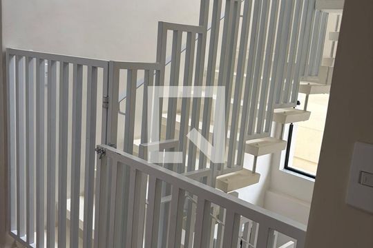 Escada de casa à venda com 3 quartos, 220m² em Anchieta, São Bernardo do Campo