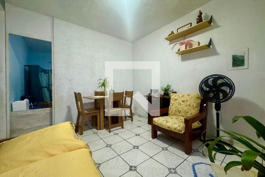 Sala de apartamento à venda com 2 quartos, 58m² em Jardim Vila Galvao, Guarulhos