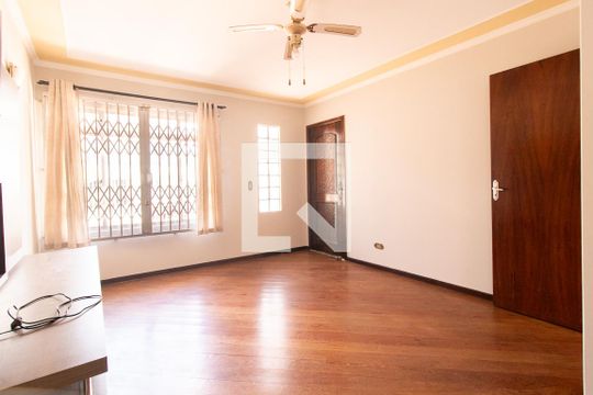Sala de casa à venda com 3 quartos, 140m² em Cajuru, Curitiba