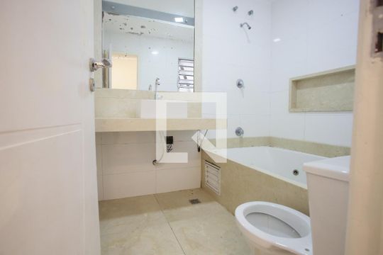 Banheiro da Suíte de casa para alugar com 3 quartos, 160m² em Taquara, Rio de Janeiro