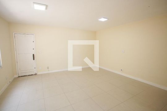 Sala de casa para alugar com 3 quartos, 160m² em Taquara, Rio de Janeiro
