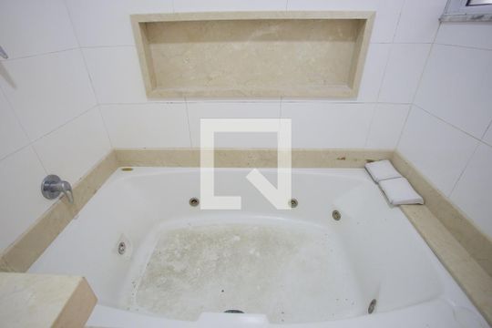 Banheiro da Suíte de casa para alugar com 3 quartos, 160m² em Taquara, Rio de Janeiro