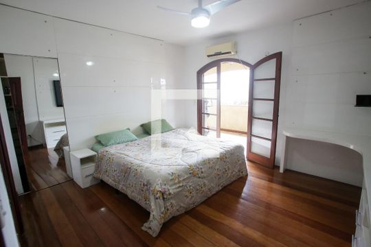 Quarto Suíte de casa para alugar com 4 quartos, 400m² em Pechincha, Rio de Janeiro