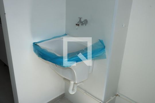 Apartamento para alugar com 2 quartos, 52m² em Jardim de Lourdes, Embu das Artes