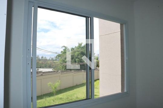 Apartamento para alugar com 2 quartos, 52m² em Jardim de Lourdes, Embu das Artes