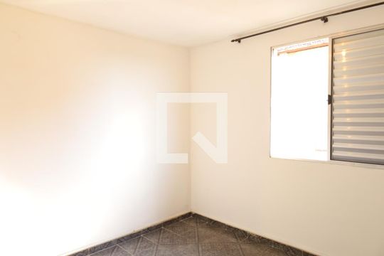 Quarto 2 de apartamento para alugar com 2 quartos, 60m² em Guaianases, São Paulo