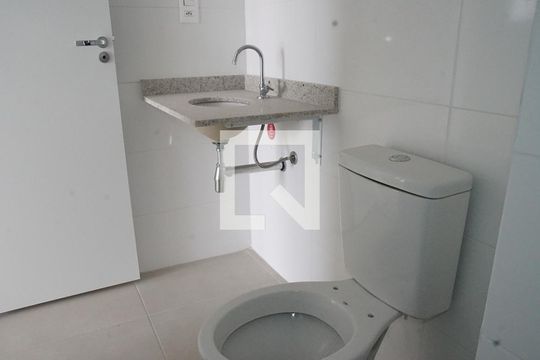 Banheiro de apartamento à venda com 1 quarto, 30m² em Picanço, Guarulhos