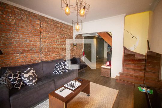 Sala de casa à venda com 4 quartos, 140m² em Vila Cordeiro, São Paulo