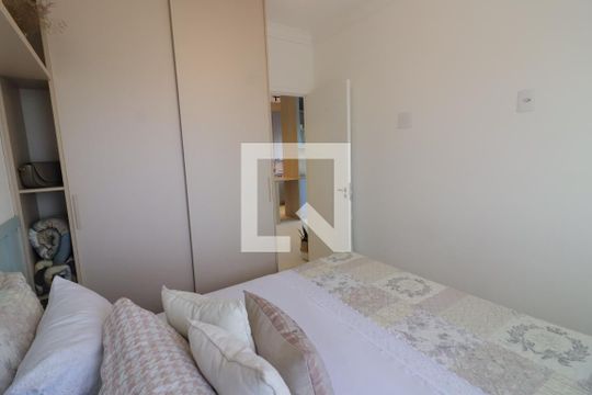 Quarto 1 de apartamento à venda com 2 quartos, 46m² em Quitaúna, Osasco