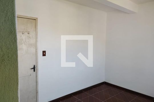 Quarto de casa à venda com 3 quartos, 160m² em Costa E Silva, Porto Alegre