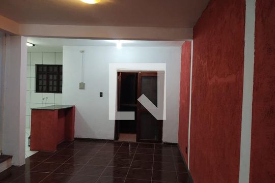 Sala de casa à venda com 3 quartos, 160m² em Costa E Silva, Porto Alegre