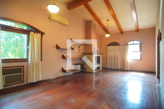Sala de casa à venda com 6 quartos, 400m² em Padre Reus, São Leopoldo