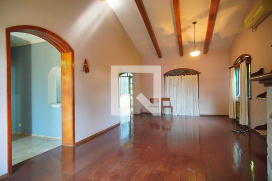 Sala de casa à venda com 6 quartos, 400m² em Padre Reus, São Leopoldo